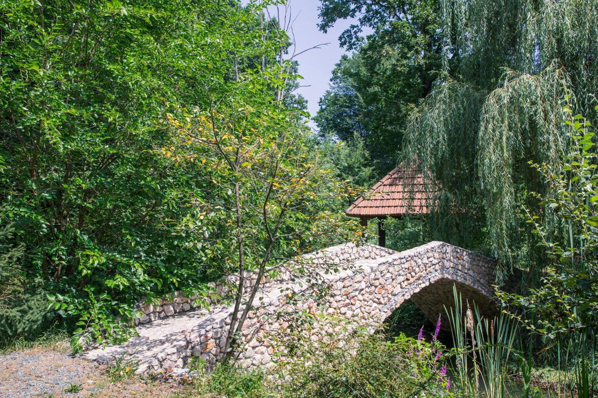 Guest House Mala Prica Zivinice Eksteriør billede