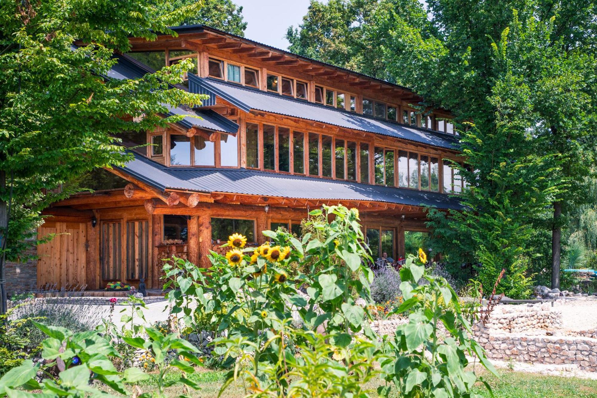 Guest House Mala Prica Zivinice Eksteriør billede